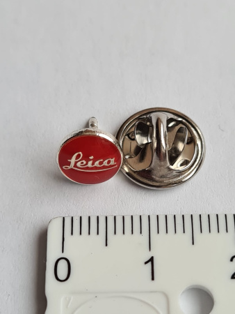 Leica logo Pin, nozīmīte sarkana img 0